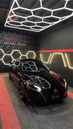 نيسان ألتيما